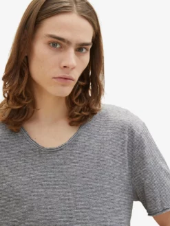 TOM TAILOR Denim T-shirts T-Shirt Homme Gris / Noir -Soldes TOM TAILOR Denim 2023 a64ff50bd6e544af047d97033138e18f scaled